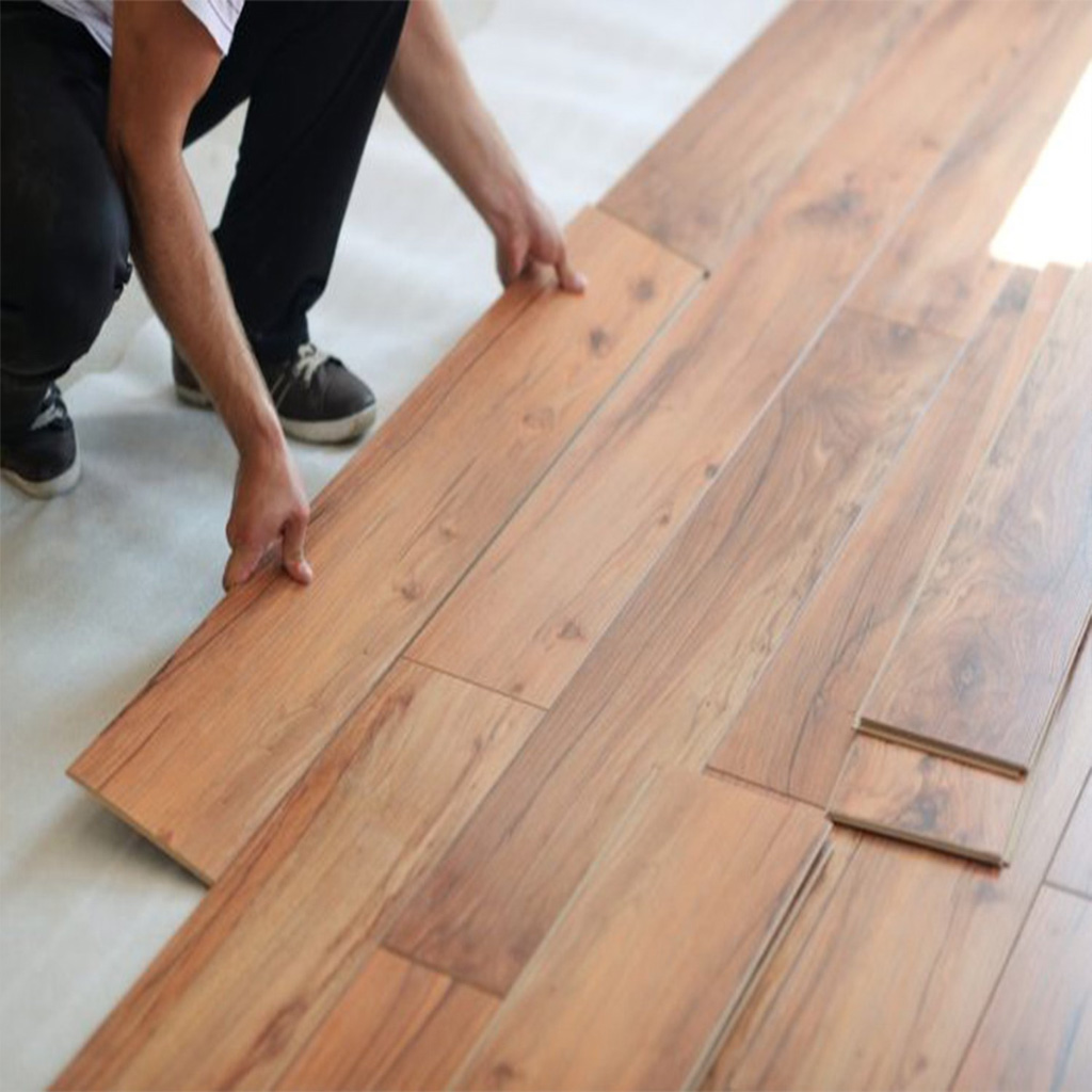 instala parquet nuevo con las reformas de suelos en Reus r3forma2